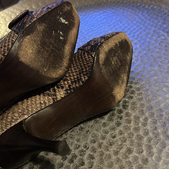 Stuart Weitzman snakeskin pumps - Picture 5 of 5